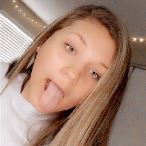 Meet your Posher, Bella